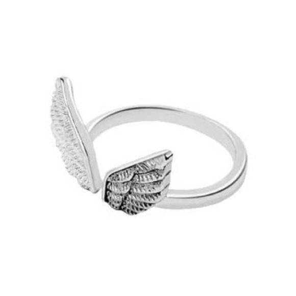 Silver Wings Ring - Picture 2 of 3